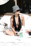 Emily Ratajkowski - Hot Bikini
