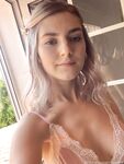 Eva Elfie