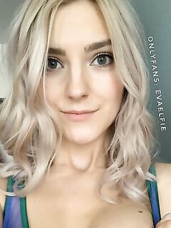 Eva Elfie