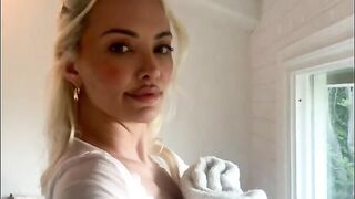 Lindsey Pelas naked bathtub live