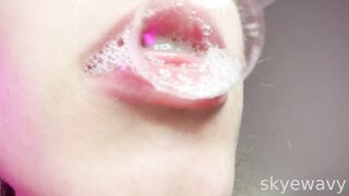 Sloppy mouth