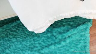 R.R OF - Cuffed Cop Solo