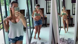 myicklesecret strips and rubs pussy