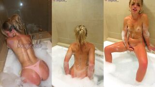 Brie Belle aka Bougie_BB - Bathroom Masturbation