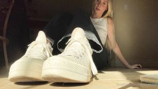 xomaddykxo - taking off my stinky shoes after wearing them shopping all day, why don’