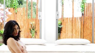 Reina Rae Gets Dicked Down In A Couch Casting