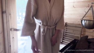 Louisa Khovanski flashed her pussy in the sauna