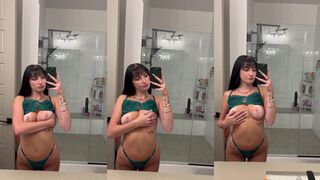 itskatbabyy bare naked tits