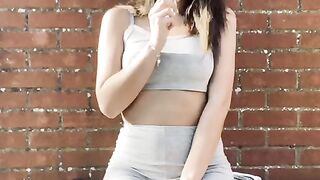 queenb94 OF (Video 61)