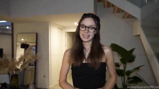 HopeHeaven---Rollenspiel-als-Staubsaugervertreterin