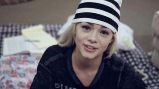 elsa jean bored