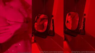 Diora Baird taking a bath