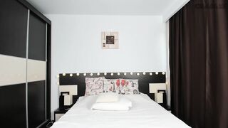 Busty Ema - Live show