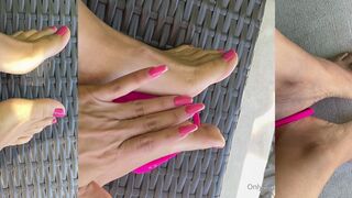 A.A OF - Feet & Vibrator