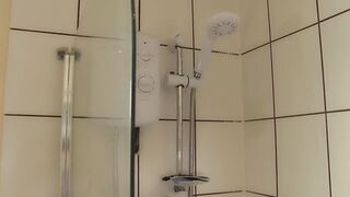 J.W OF - Shave & Play